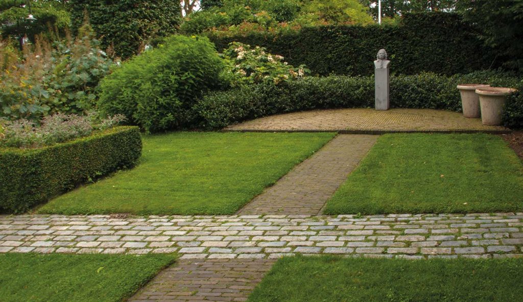 Thematuin genaamd 'Jeu de Boules-tuin' op Hovenierscentrum De Briellaerd in Barneveld